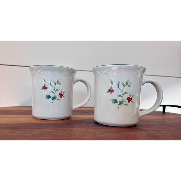 Pfaltzgraff Winterberry Large Coffee Mugs - Set of 2 - Picture 12 of 12